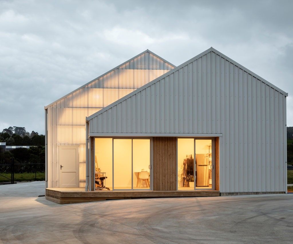 Polycarbonate Roofing Fixing Instructions: 8 Roof Fixing Tips